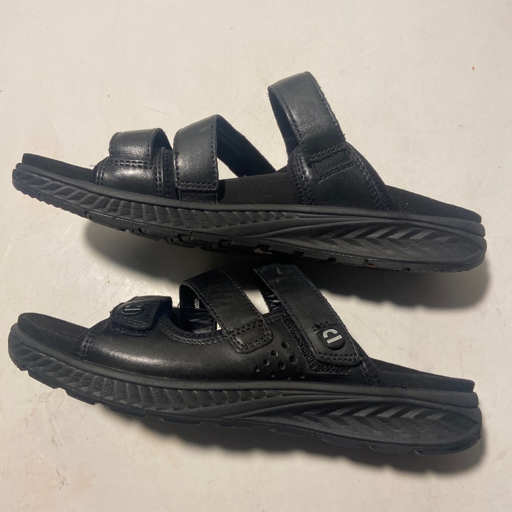 Earth black leather 3 strap flat sandals size 9 NWT - Picture 4 of 6